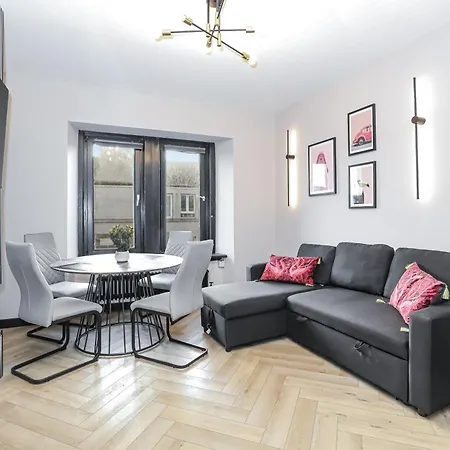Traditional 1-Bed Edinburgh Apt Exterior photo