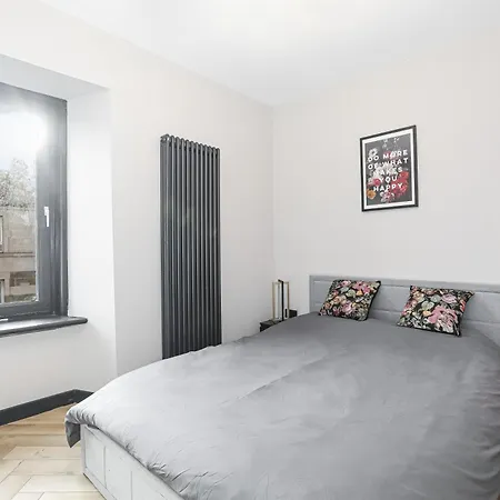 Traditional 1-Bed Edinburgh Apt Exterior photo