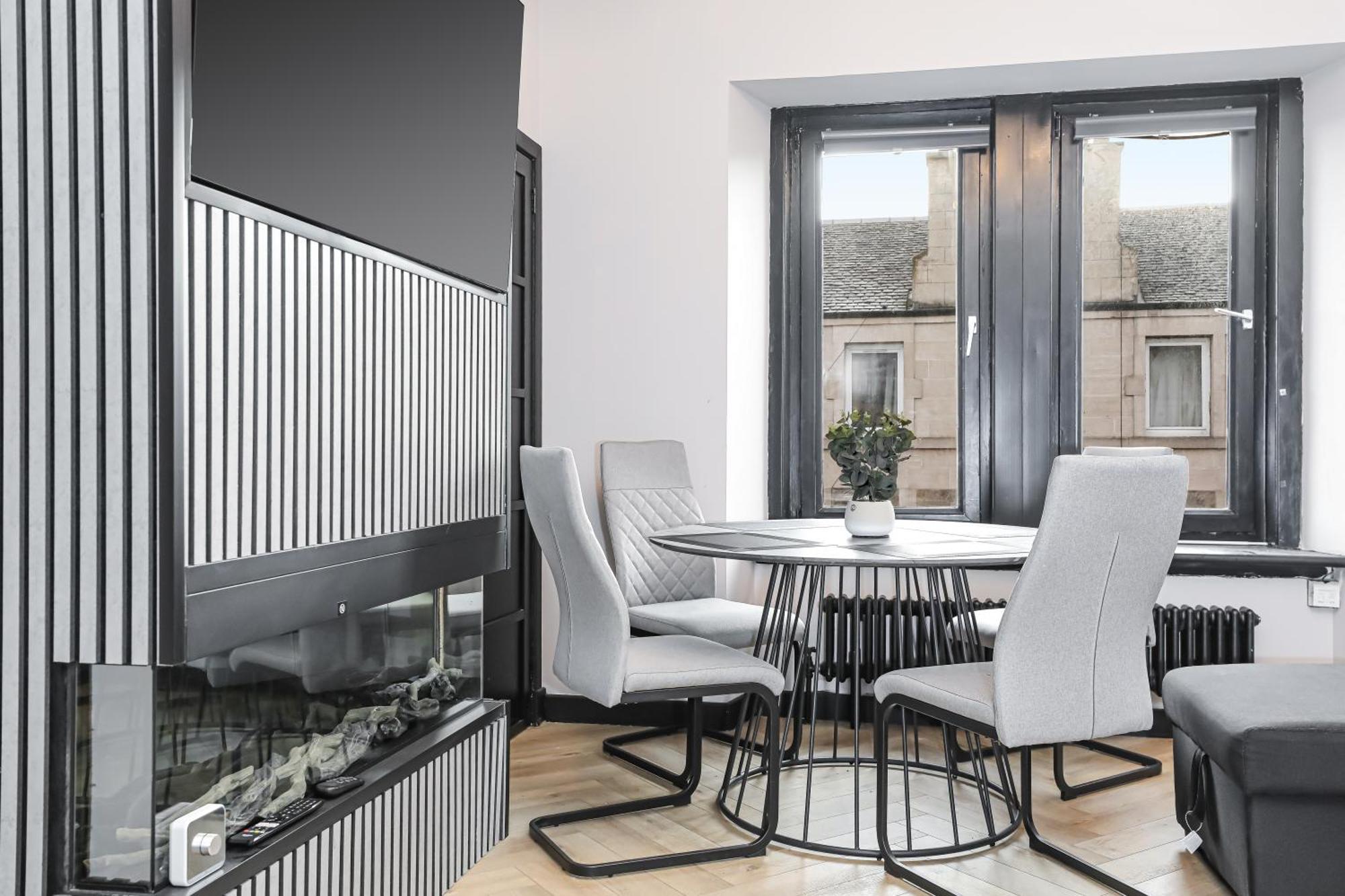 Traditional 1-bed Apartment *